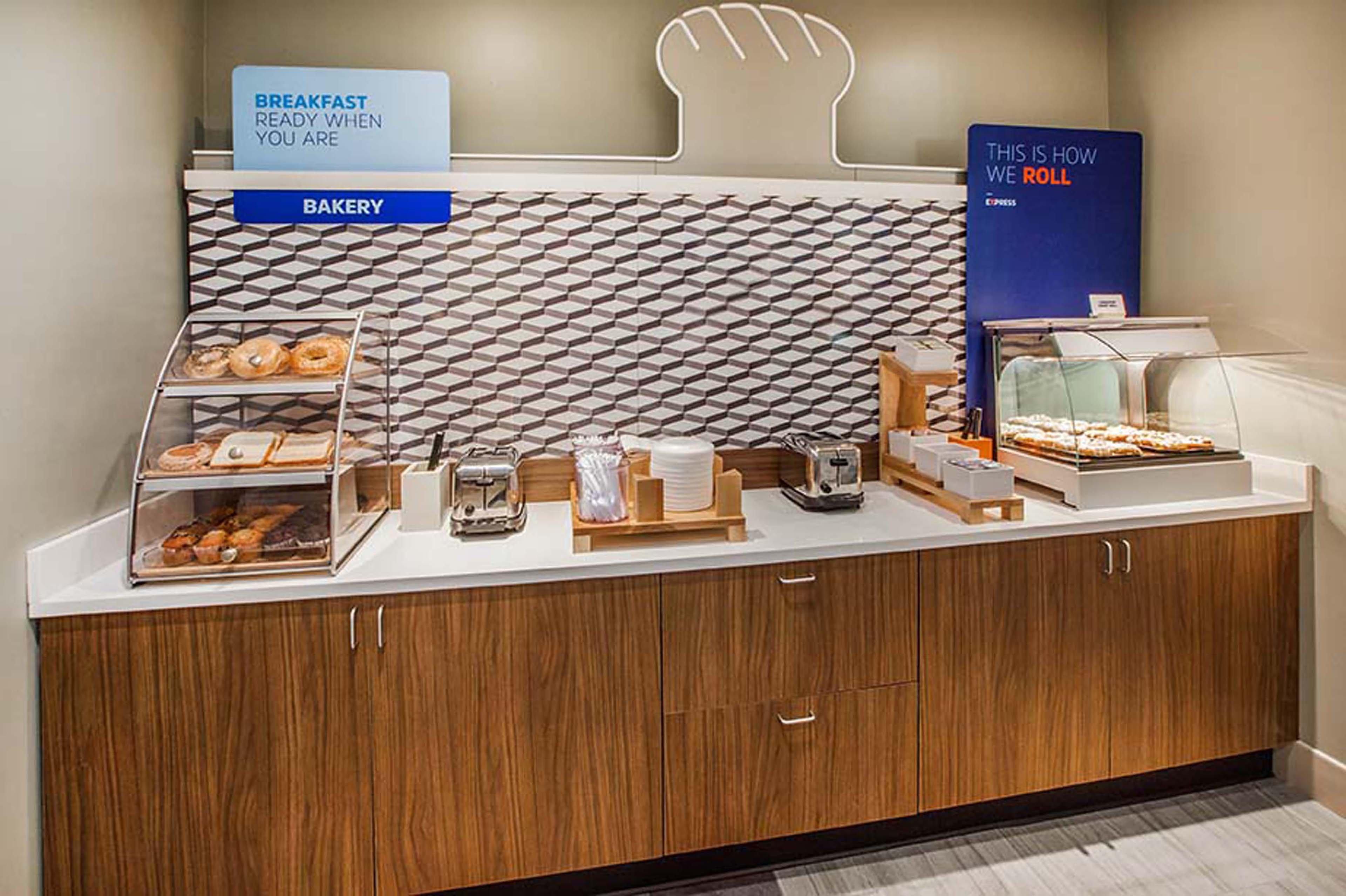 Holiday Inn Express Hotel & Suites Lexington By Ihg Εξωτερικό φωτογραφία