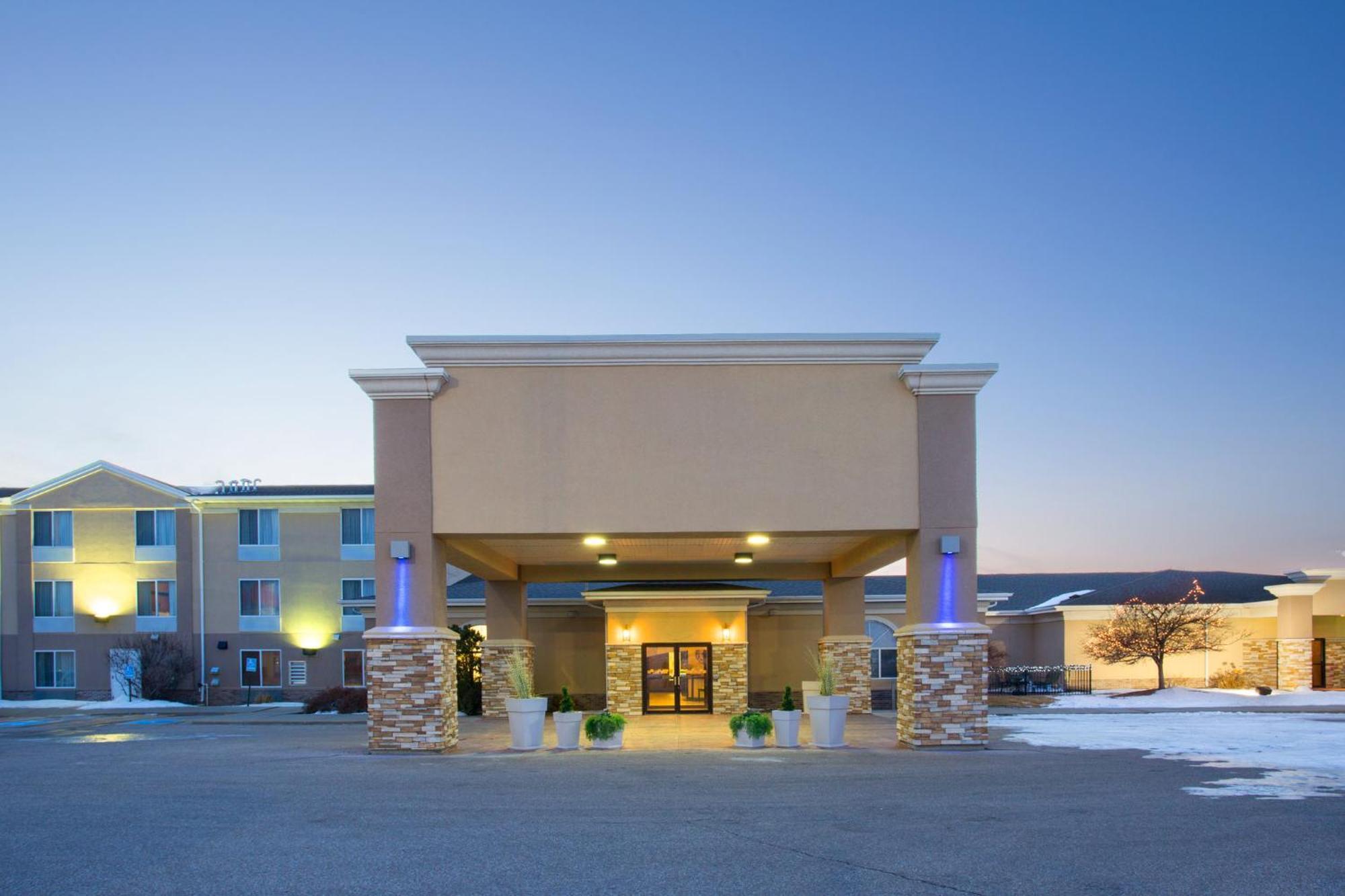 Holiday Inn Express Hotel & Suites Lexington By Ihg Εξωτερικό φωτογραφία