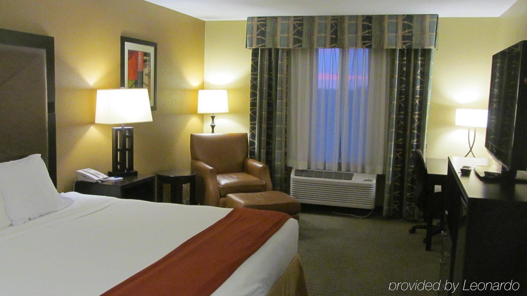 Holiday Inn Express Hotel & Suites Lexington By Ihg Δωμάτιο φωτογραφία